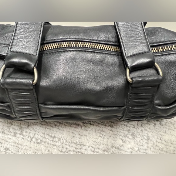 Cynthia Rowley Black Leather Barrel Bag - Picture 10 of 14